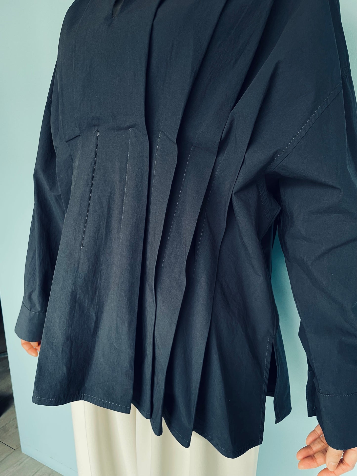 タックブラウス