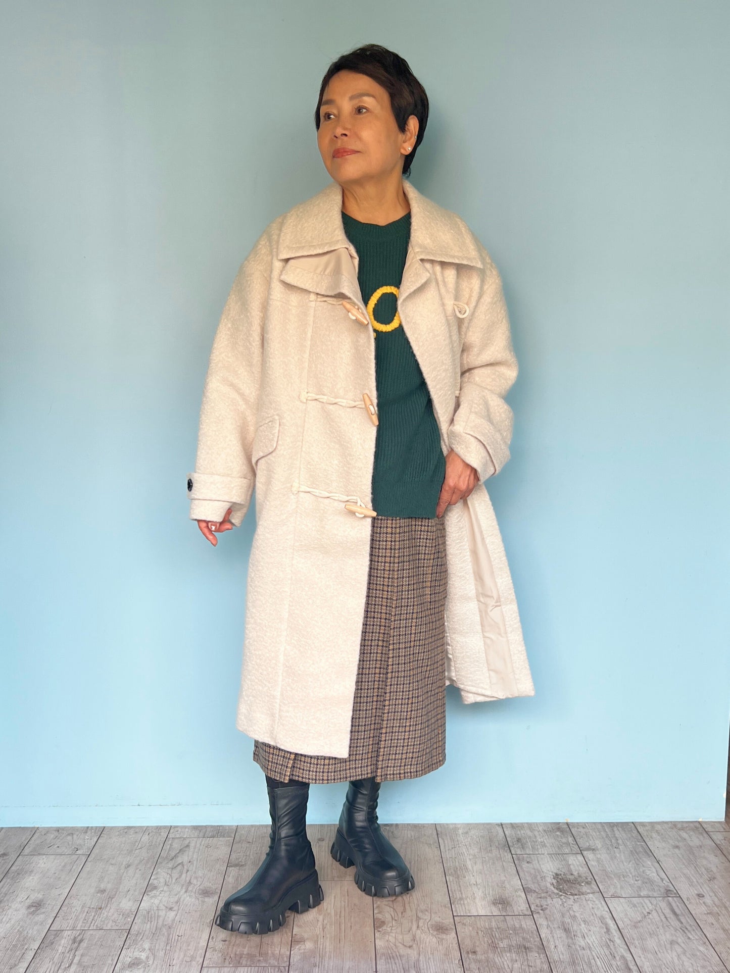 ロゴ入りニット